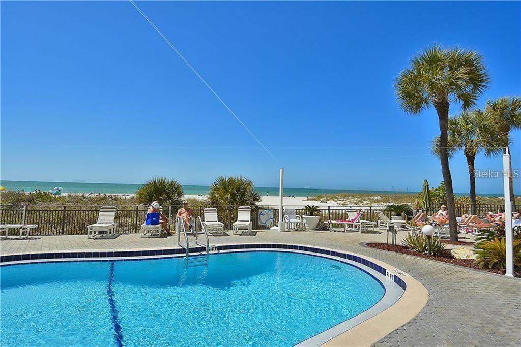 Oceanfront View Of Madeira Beach, Steps To The Beach - Madeira Norte Condo Сант Пит Бич Экстерьер фото